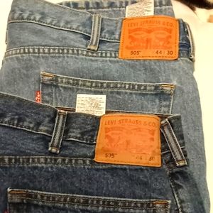 Two pairs of Levi's 505 jeans light and dark blue